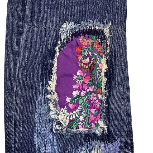 Antik Denim Artsy Decorated Distressed Straight Leg Jeans Blue - Picture 8 of 12